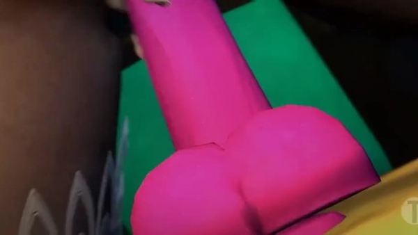 Giantess and Shrunken Peach Have Fun [Giantess, Hentai]