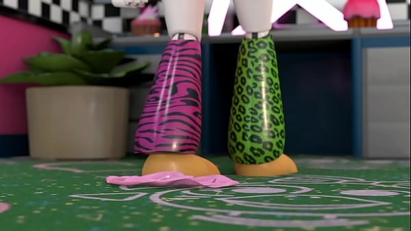 Chica Gets Pounded On Desk [FNAF]